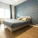 Apartment Centre De Entierement Equipe 64m2
