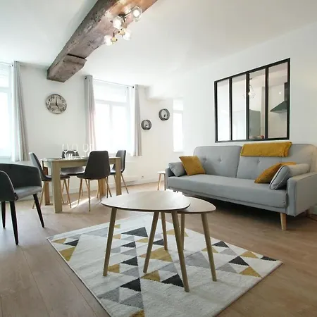 Centre De Entierement Equipe 64m2 Apartment *